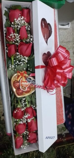 Caja de rosas y chocolates