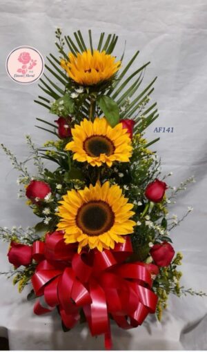 Arreglo floral 3 girasoles y rosas