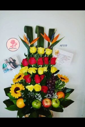 Frutero rosas y aves del paraiso