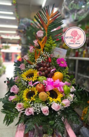 Arreglo frutal rosado