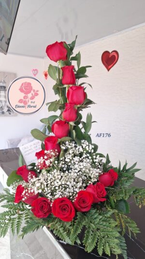 Arreglo floral rosas y yipso