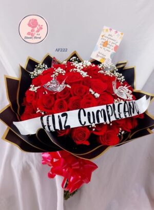 Bouquet rosas, mariposas y cinta personalizada