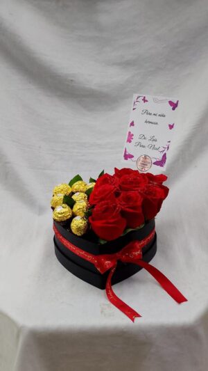 Caja flores y chocolates